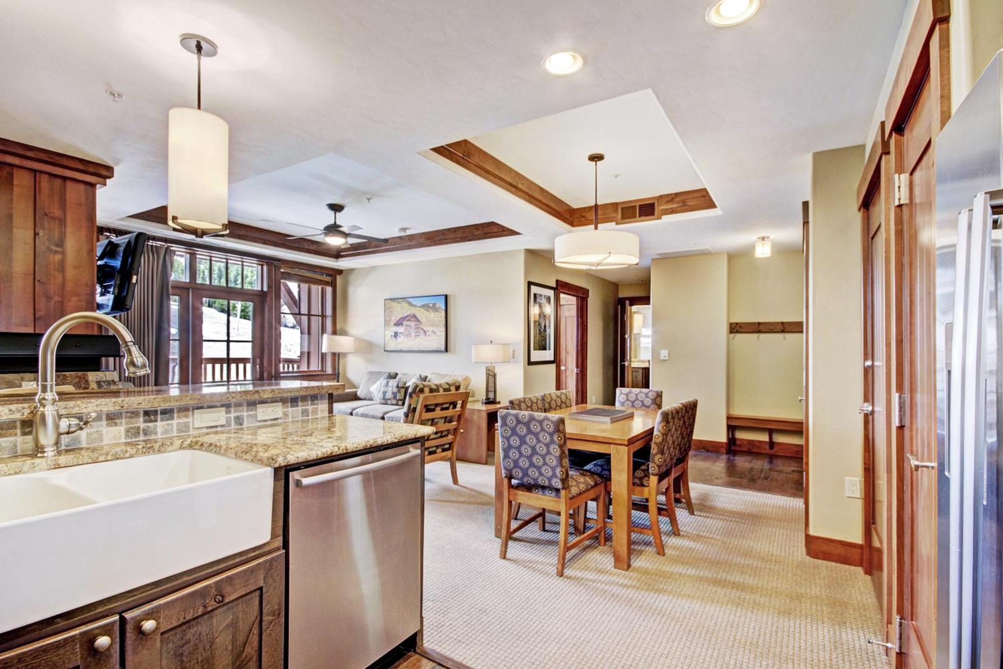 One Ski Hill, A Rockresort Breckenridge Room photo